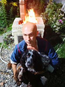 ����  �����